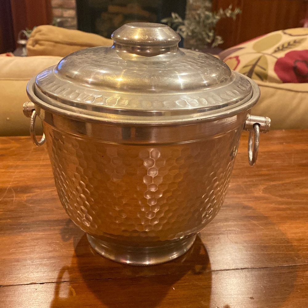 Hammered Metal Ice Bucket with Lid and Side Rings - Silver Finish